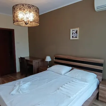 Aparthotel Golden Line Park 4*